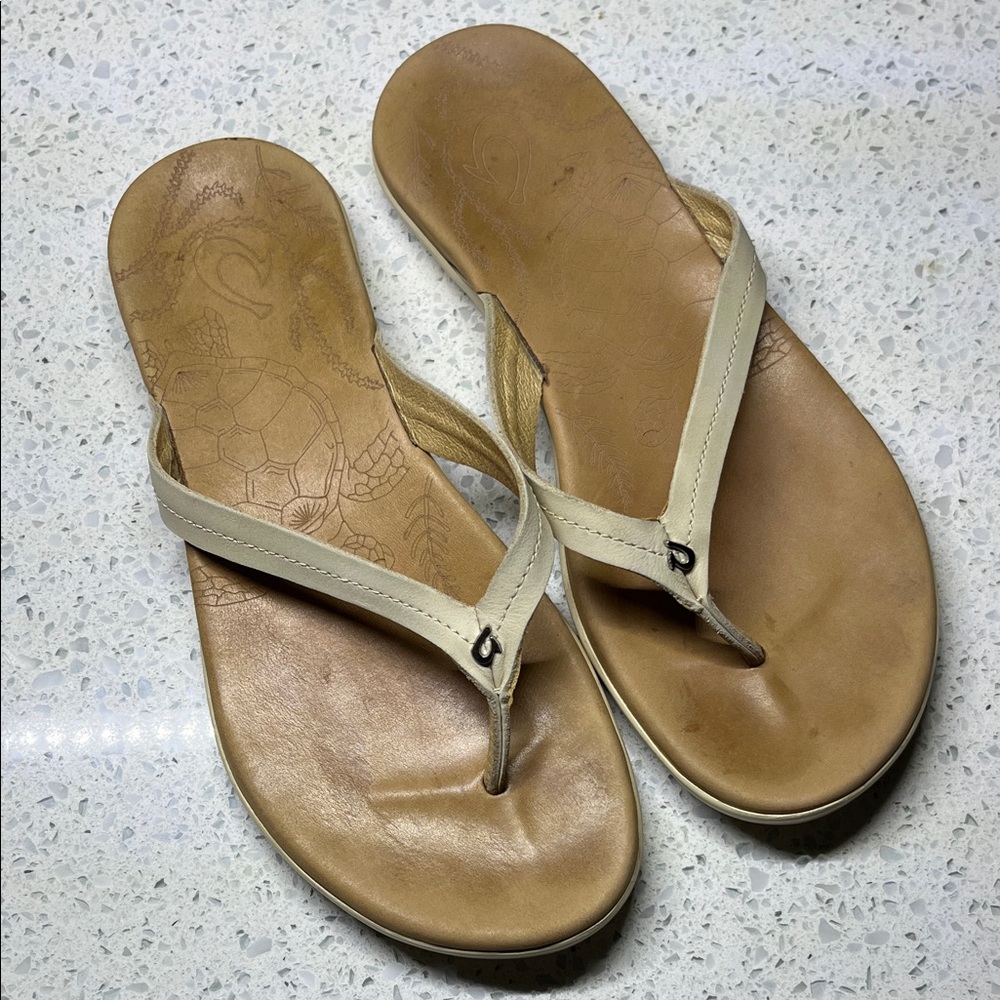 🌼🌼 OLUKAI Sandals 🌼🌼